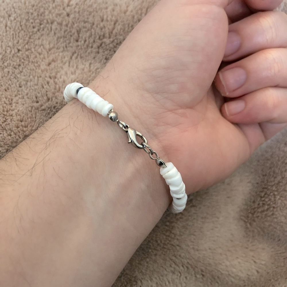 Kyanite Puka Shell Bracelet - Picture 3 of 3